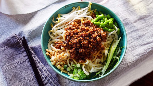 Spicy pork noodles (Beijing zha jiang mian)