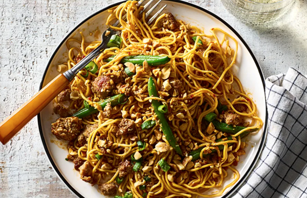 Spicy pork noodles with green beans