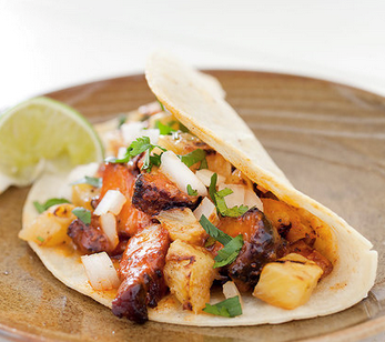 Spicy pork tacos (Tacos al pastor)