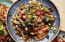 Spicy pork with vermicelli noodles