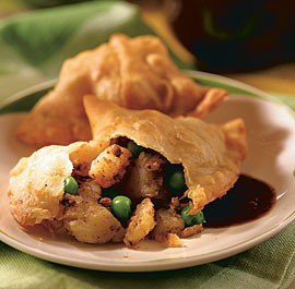 Spicy potato samosas (Aloo samosas)