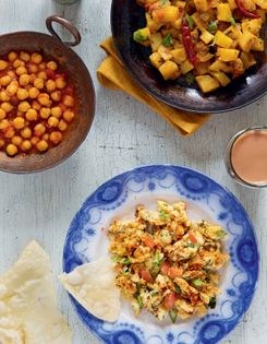 Spicy potatoes with nigella seeds and fenugreek (Aloo ki bhujia)