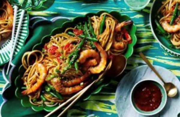 Spicy prawn longevity noodles