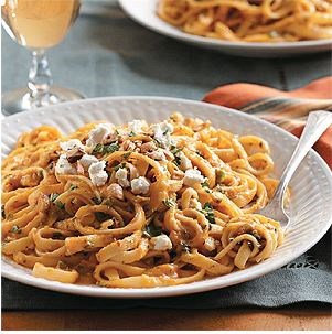 Spicy pumpkin pasta with hazelnuts