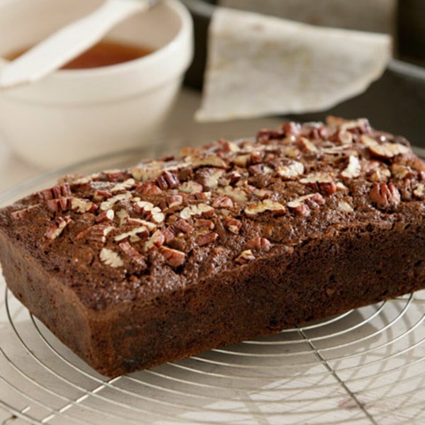 Spicy pumpkin, pecan and raisin tea bread