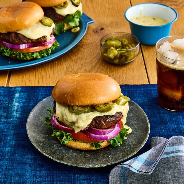 Spicy queso burger