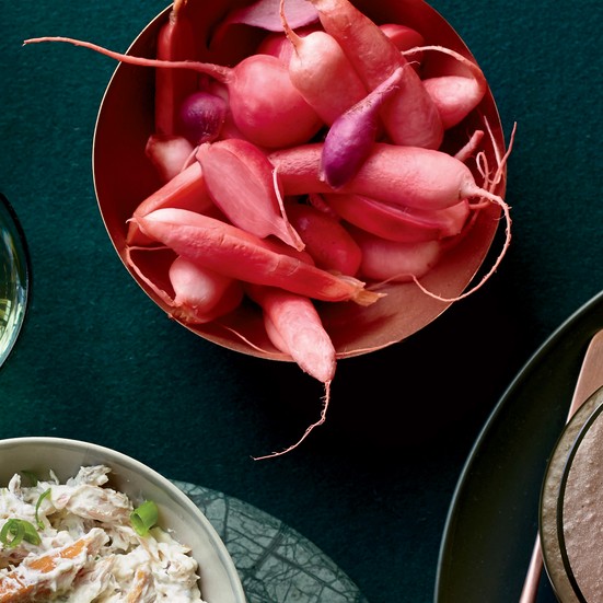 Spicy quick-pickled radishes
