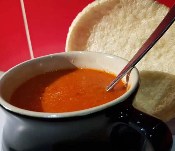 Spicy red pepper & tomato soup