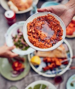 Spicy red pepper-walnut dip (Muhammara)
