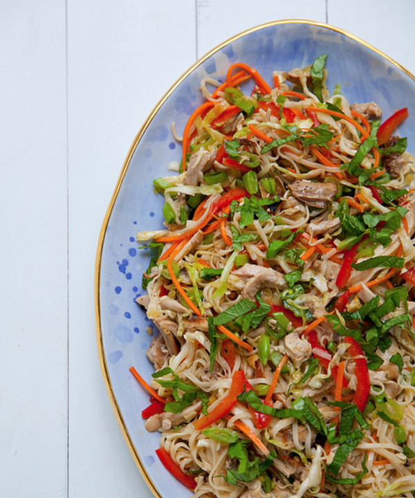 Spicy rice noodle salad with chicken and crunchy veggies