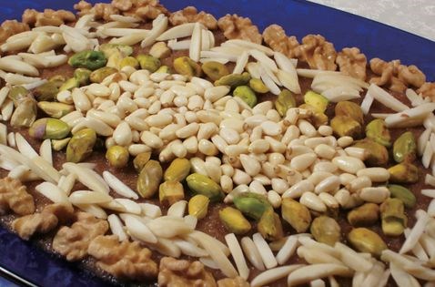 Spicy rice pudding with nuts (Mighli)