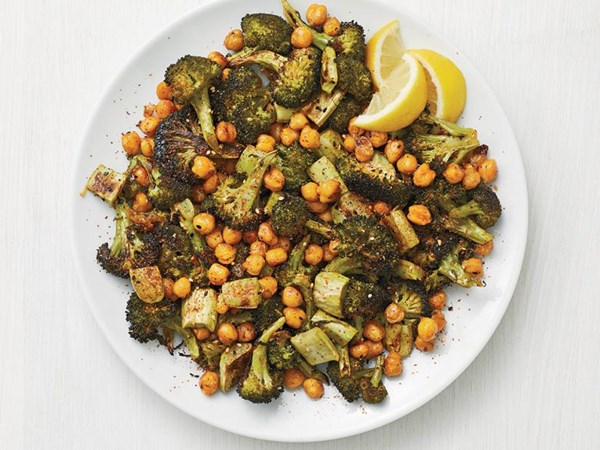 Spicy roasted broccoli and chickpeas 