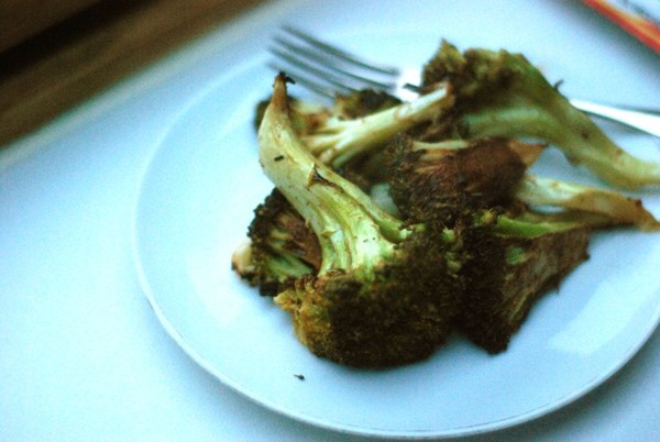 Spicy roasted broccoli with lemon