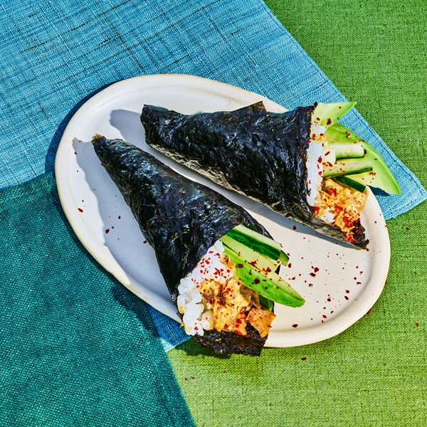 Spicy salmon hand rolls