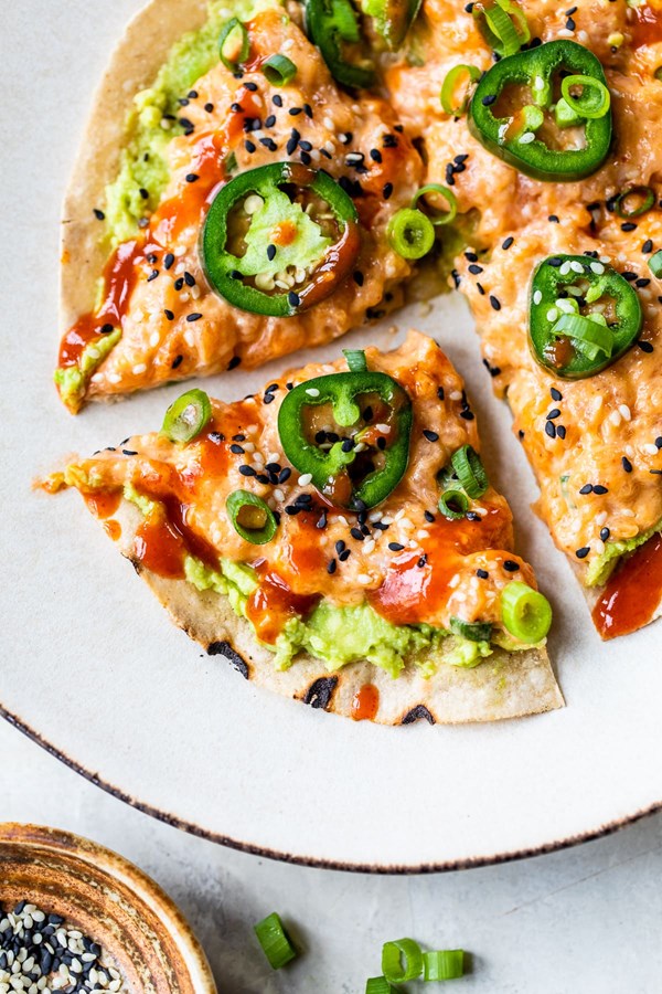 Spicy salmon sushi pizza
