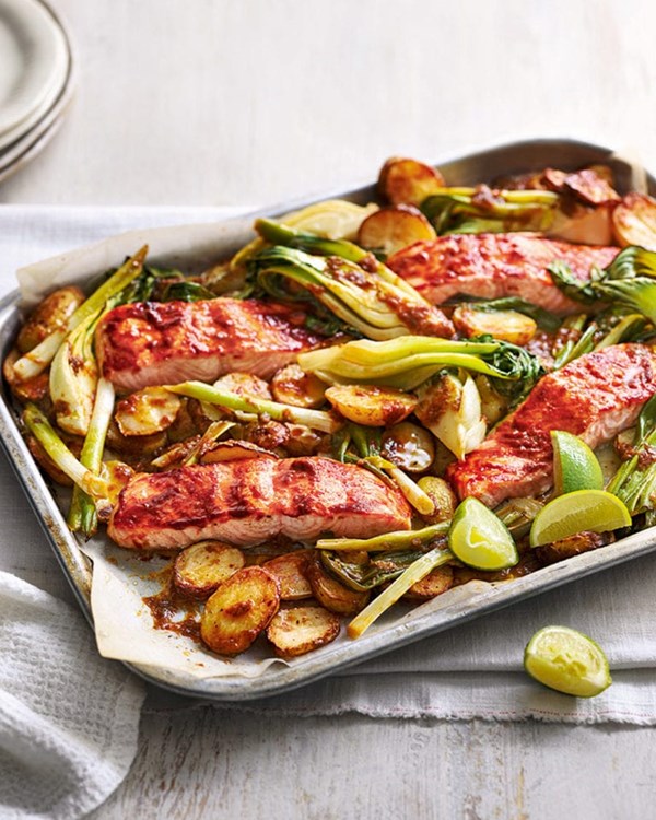 Spicy salmon traybake
