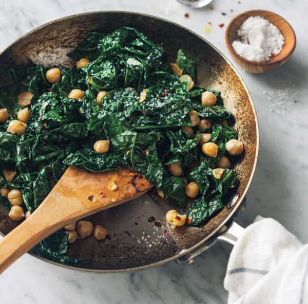 Spicy sautéed kale & chickpeas