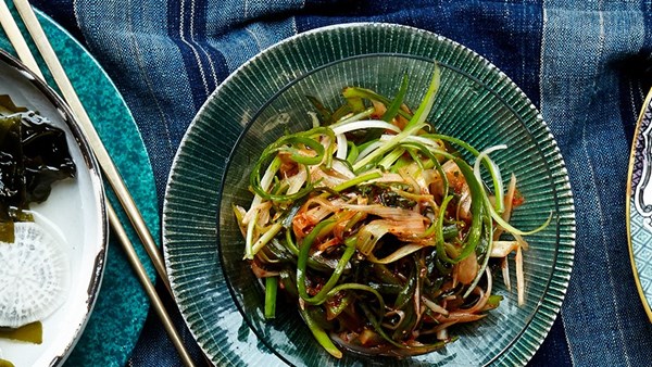 Spicy scallion and onion salad