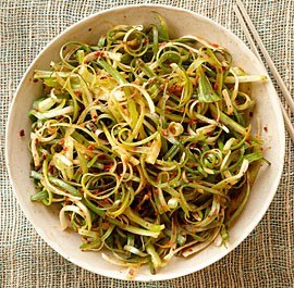 Spicy scallion salad