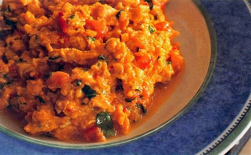 Spicy scrambled eggs