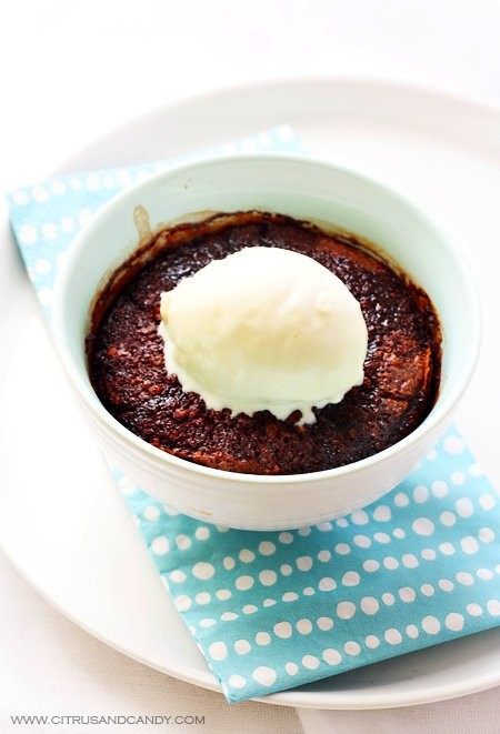 Spicy self-saucing chocolate puddings
