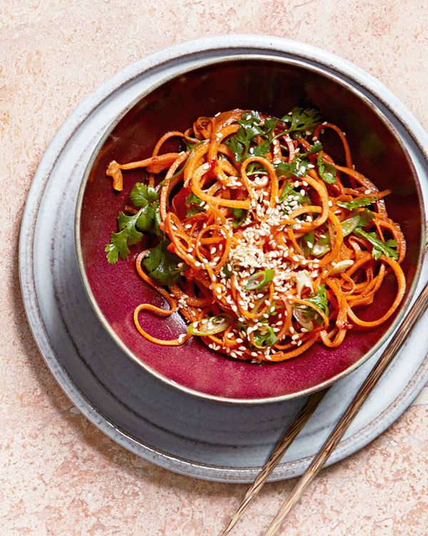 Spicy sesame-carrot salad