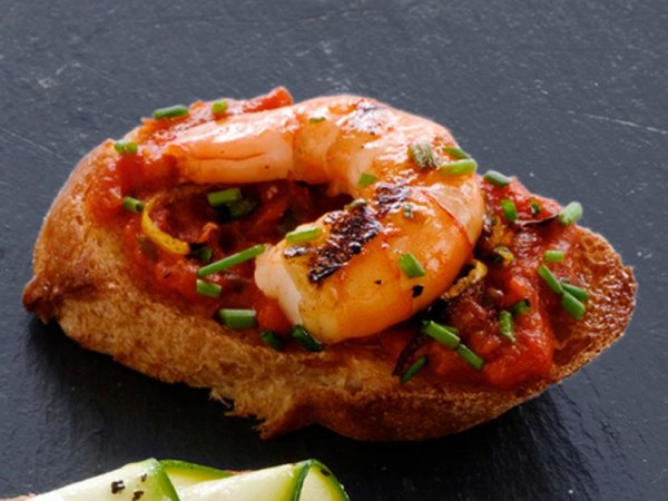 Spicy shrimp bruschetta