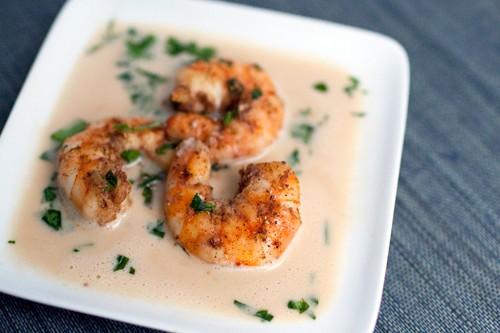Spicy shrimp in Thai fusion broth