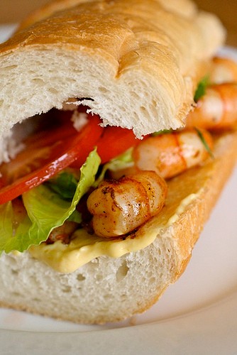 Spicy shrimp po' boys