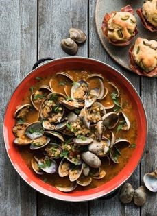 Spicy Sicilian clam soup with fregola