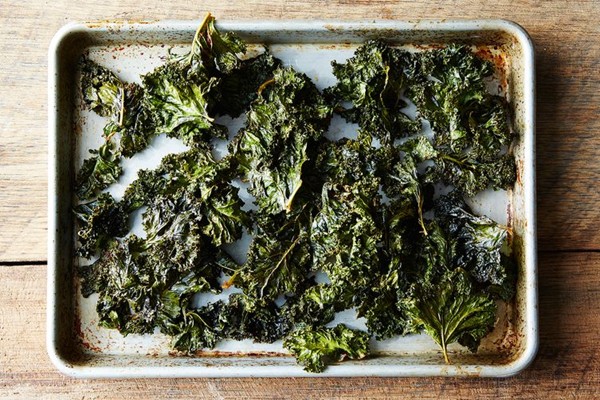Spicy, smoky homemade kale chips