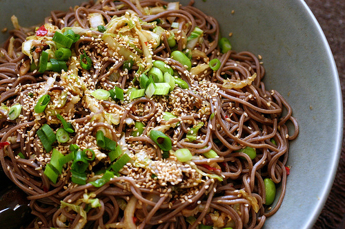 Spicy soba noodles with shiitakes