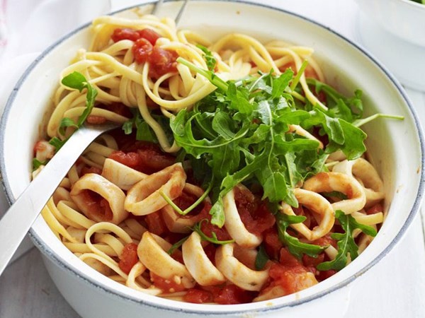 Spicy squid and tomato linguine