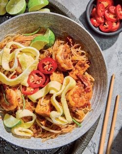 Spicy stir-fried rice vermicelli (Mee Siam)