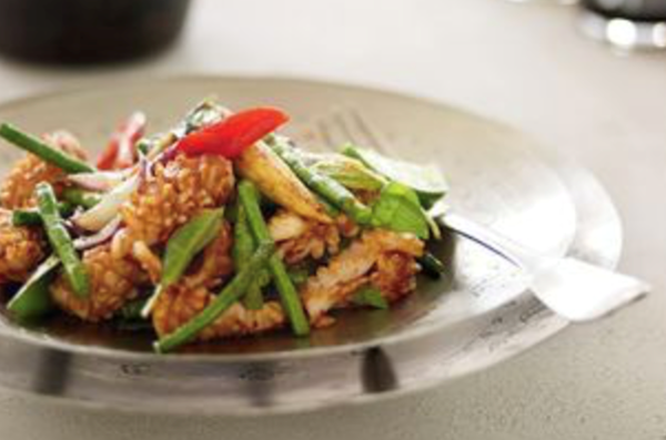 Spicy stir-fried squid with snake beans and baby corn