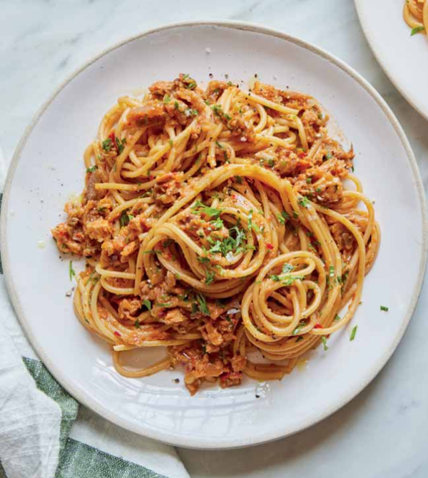 Spicy sun-dried tomato and aubergine ragu