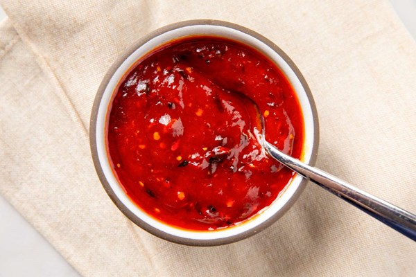 Spicy sweet and sour sauce