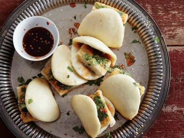 Spicy-sweet fried tofu buns (Dou fu gua bao) [Eddie Huang]