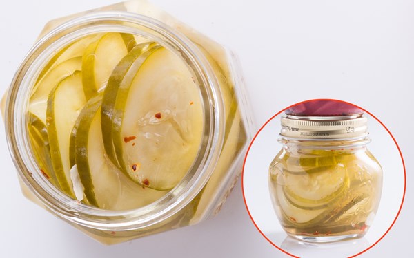 Spicy-sweet pickled cucumbers