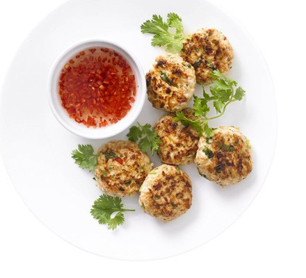 Spicy Thai fishcakes with dipping sauce