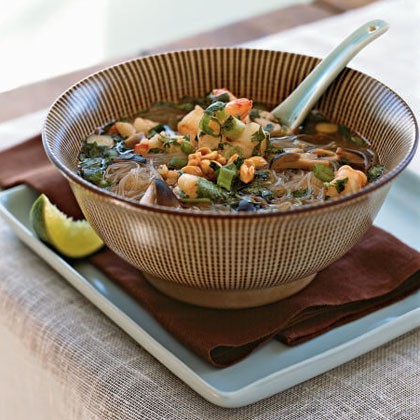 Spicy Thai shrimp soup (Tom yum goong)