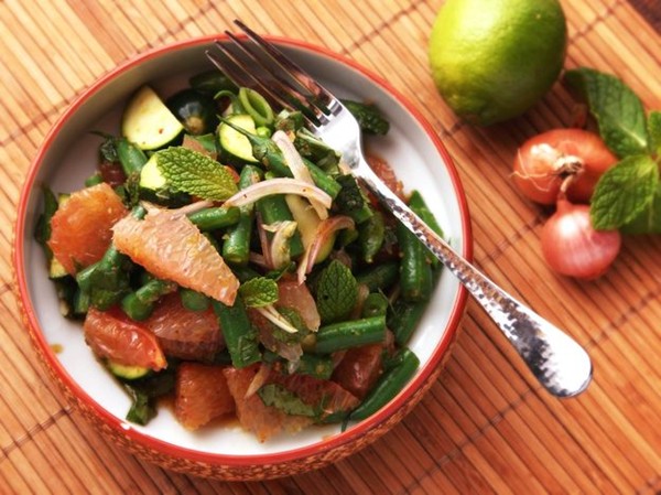 Spicy Thai-style pomelo, green bean, and zucchini salad