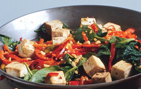 Spicy Thai tofu with red bell peppers and peanuts