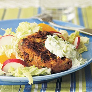 Spicy Thai tuna cakes with cucumber aïoli