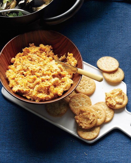 Spicy three-cheese dip