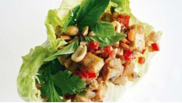 Spicy tofu lettuce rolls