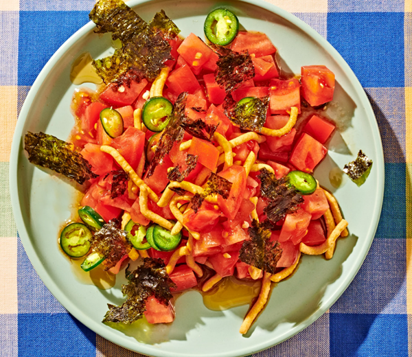 Spicy tomato & seaweed salad