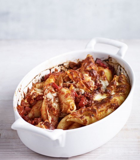 Spicy tomato and chorizo bake