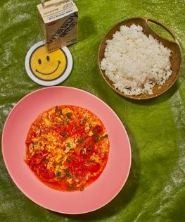 Spicy tomato and egg soup