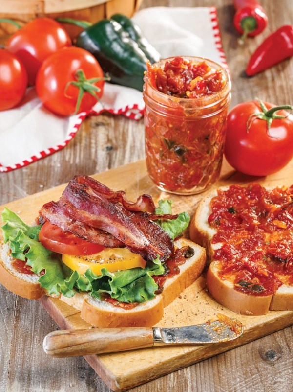 Spicy tomato pepper jam